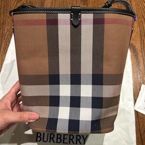 Burberry ashey check bucket bag brown with tag
